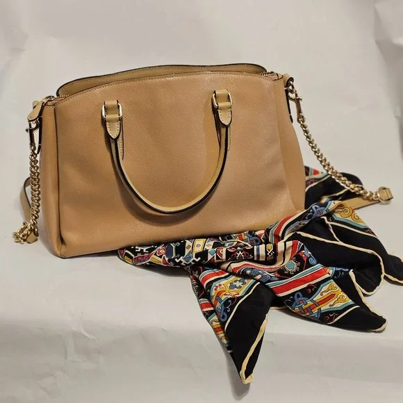 Coach “Lillie” Carryall - Picture 2 of 5